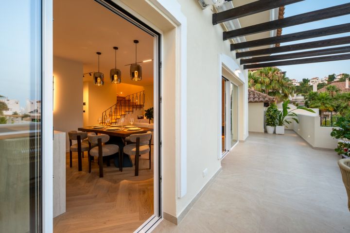 Aloha Hill 101 - Duplex Penthouse in the prestigious resort-like community of Nueva Andalucia