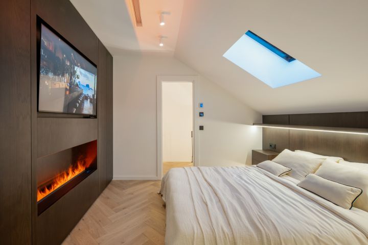 Aloha Hill 101 - Duplex Penthouse in the prestigious resort-like community of Nueva Andalucia