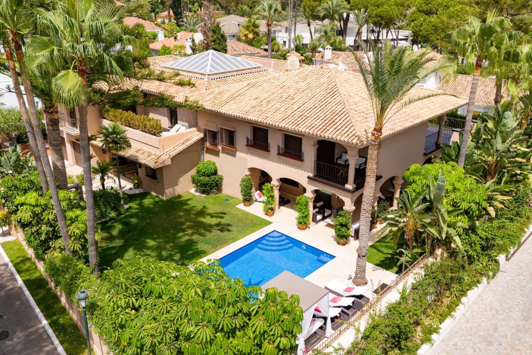 Villa Oso - Espectacular villa de estilo andaluz en Los Monteros