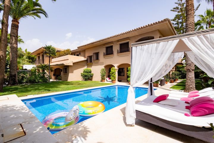 Villa Oso - Espectacular villa de estilo andaluz en Los Monteros