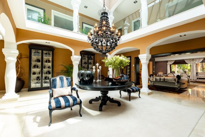 Villa Oso - Espectacular villa de estilo andaluz en Los Monteros