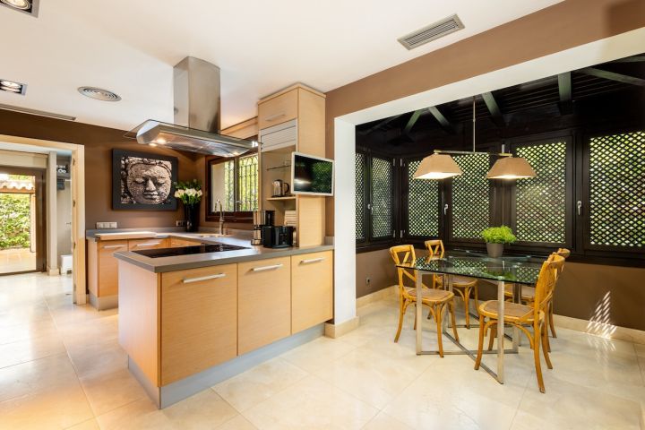 Villa Oso - Espectacular villa de estilo andaluz en Los Monteros