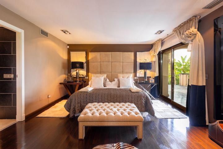 Villa Oso - Espectacular villa de estilo andaluz en Los Monteros