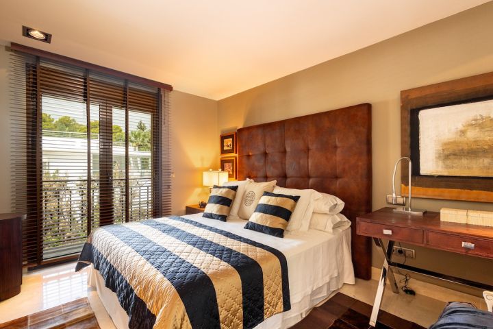Villa Oso - Espectacular villa de estilo andaluz en Los Monteros