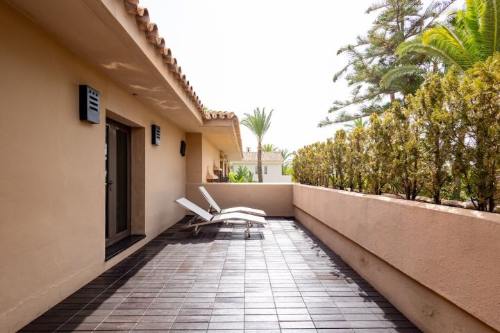 Villa Oso - Espectacular villa de estilo andaluz en Los Monteros