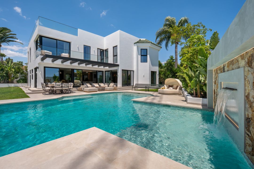 Bel Air Bleu - A Resort-Style Villa With a Soul of Its Own