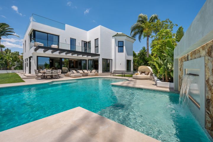 Bel Air Bleu - A Resort-Style Villa With a Soul of Its Own