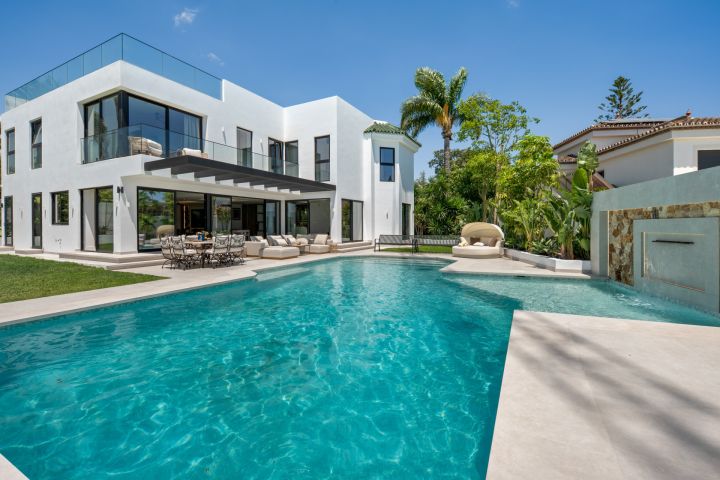 Bel Air Bleu - A Resort-Style Villa With a Soul of Its Own