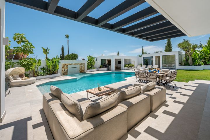 Bel Air Bleu - A Resort-Style Villa With a Soul of Its Own