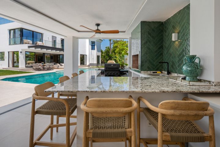 Bel Air Bleu - A Resort-Style Villa With a Soul of Its Own
