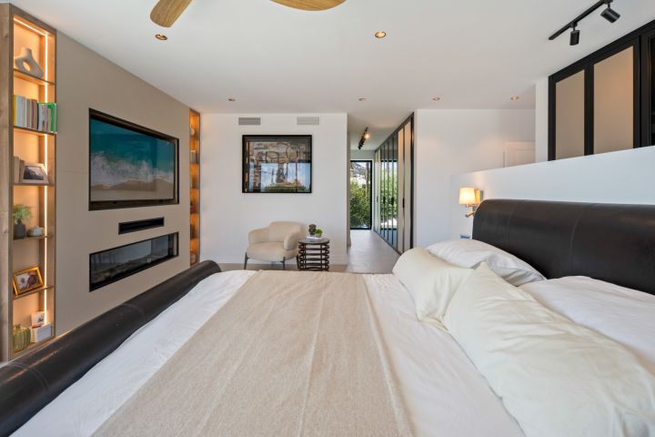 Bel Air Bleu - A Resort-Style Villa With a Soul of Its Own