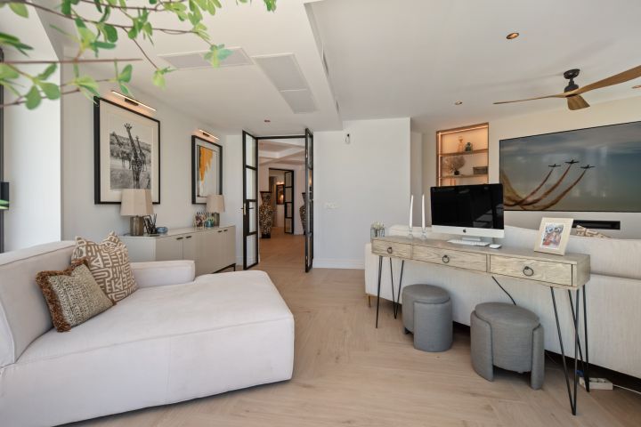Bel Air Bleu - A Resort-Style Villa With a Soul of Its Own