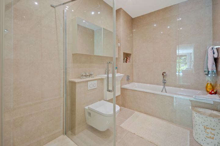 Marbella Hill Club 22 - Villa de luxe à flanc de montagne sur le Golden Mile de Marbella