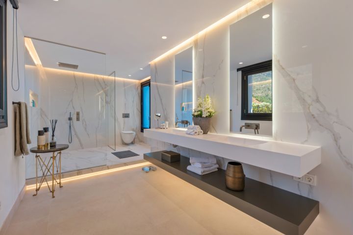 Marbella Hill Club 22 - Villa de luxe à flanc de montagne sur le Golden Mile de Marbella