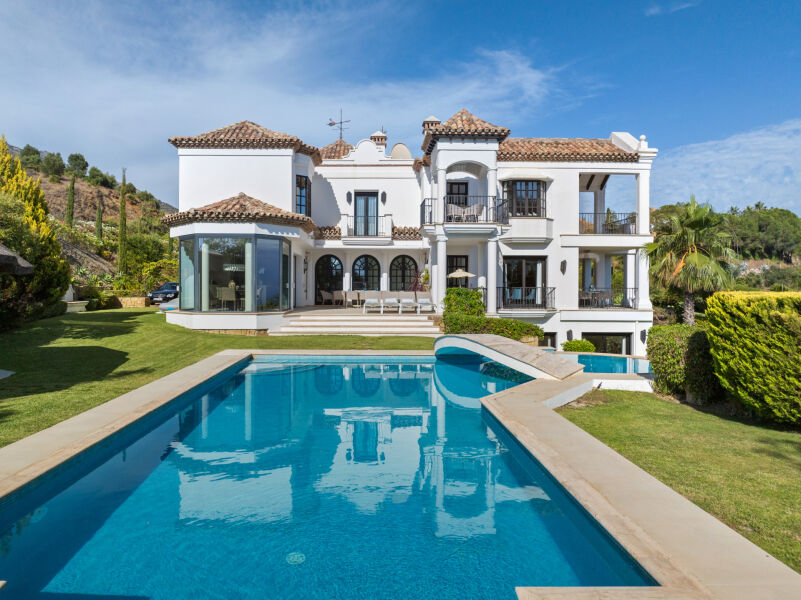 Marbella Hill Club 22 - Mountainside Luxury Villa in Marbella Golden Mile