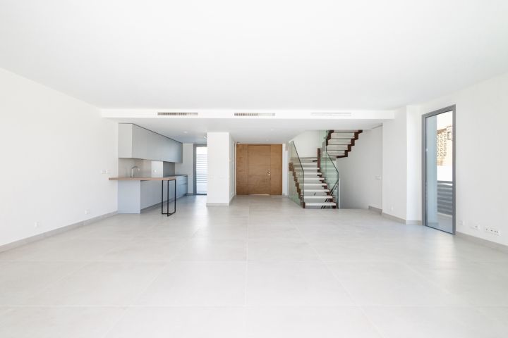 Treetops 5 - Modern Corner Townhouse in Guadalmina Alta