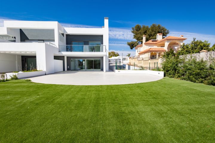 Treetops 5 - Modern Corner Townhouse in Guadalmina Alta
