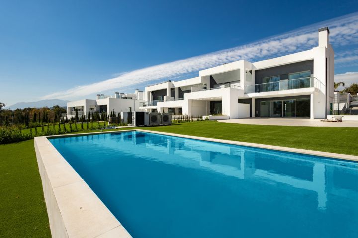 Treetops 5 - Modern Corner Townhouse in Guadalmina Alta