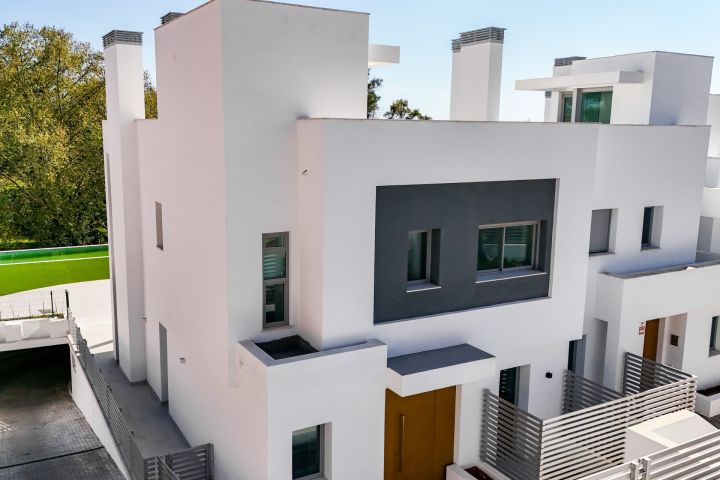 Treetops 5 - Modern Corner Townhouse in Guadalmina Alta