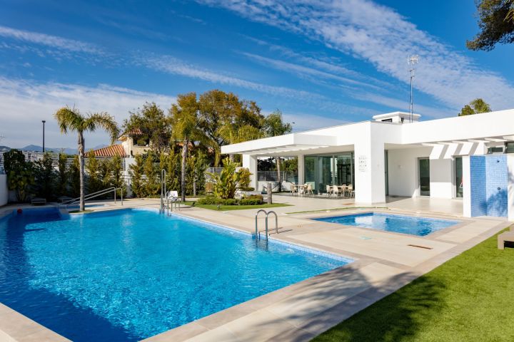 Treetops 5 - Modern Corner Townhouse in Guadalmina Alta