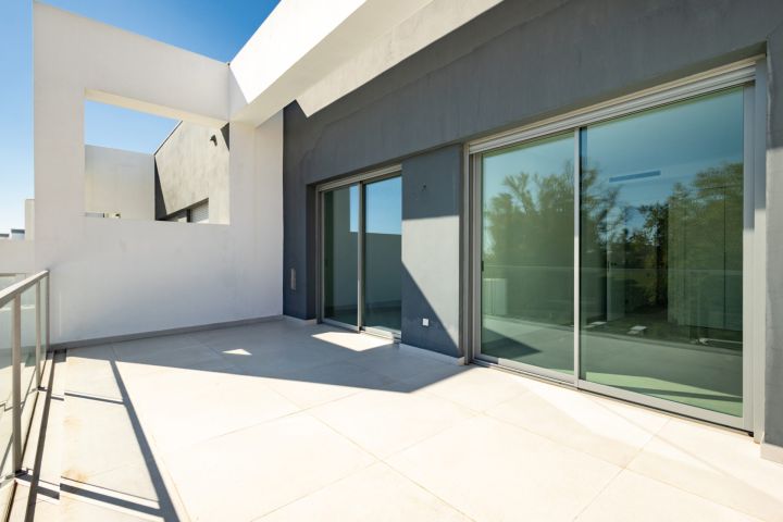 Treetops 5 - Modern Corner Townhouse in Guadalmina Alta