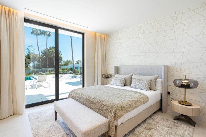 Villa Miura - 4-Bedroom Luxury Villa in the New Golden Mile, Estepona