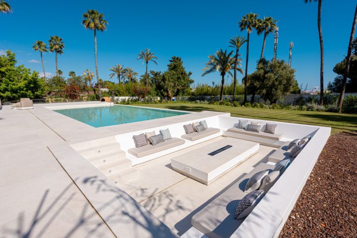 Villa Miura - 4-Bedroom Luxury Villa in the New Golden Mile, Estepona