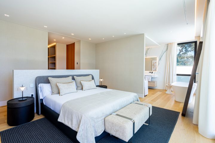 Villa Miura - 4-Bedroom Luxury Villa in the New Golden Mile, Estepona