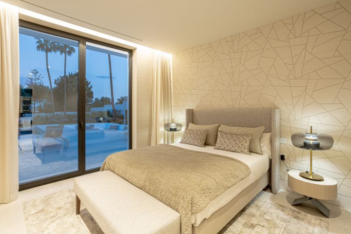 Villa Miura - 4-Bedroom Luxury Villa in the New Golden Mile, Estepona