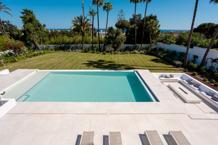 Villa Miura - 4-Bedroom Luxury Villa in the New Golden Mile, Estepona
