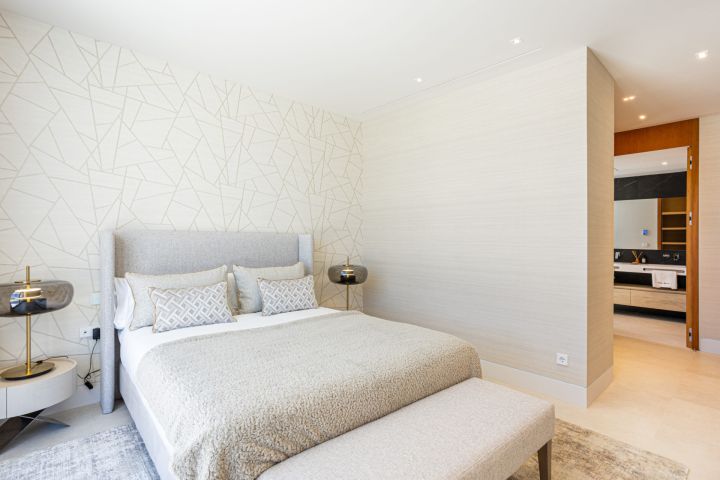 Villa Miura - 4-Bedroom Luxury Villa in the New Golden Mile, Estepona