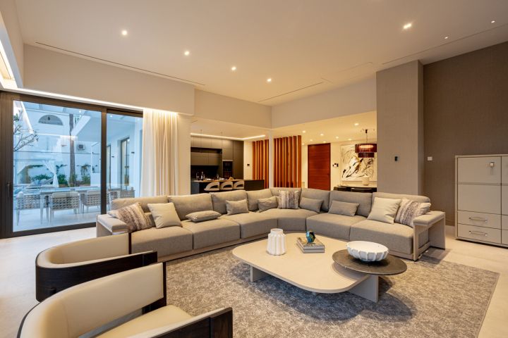 Villa Miura - 4-Bedroom Luxury Villa in the New Golden Mile, Estepona