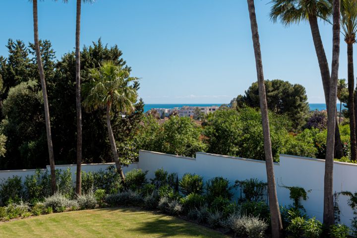 Villa Miura - 4-Bedroom Luxury Villa in the New Golden Mile, Estepona