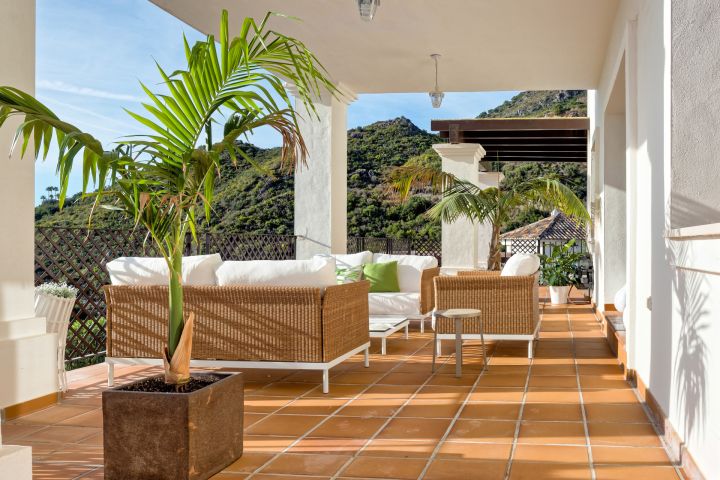 Benahavis Hills Country Club - White Mountain Andalusian-Style Residence
