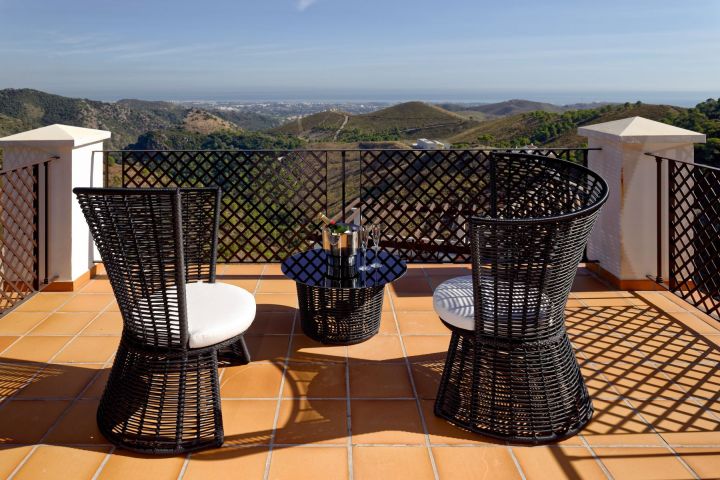 Benahavis Hills Country Club - White Mountain Andalusian-Style Residence