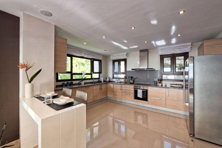 Benahavis Hills Country Club - White Mountain Andalusian-Style Residence