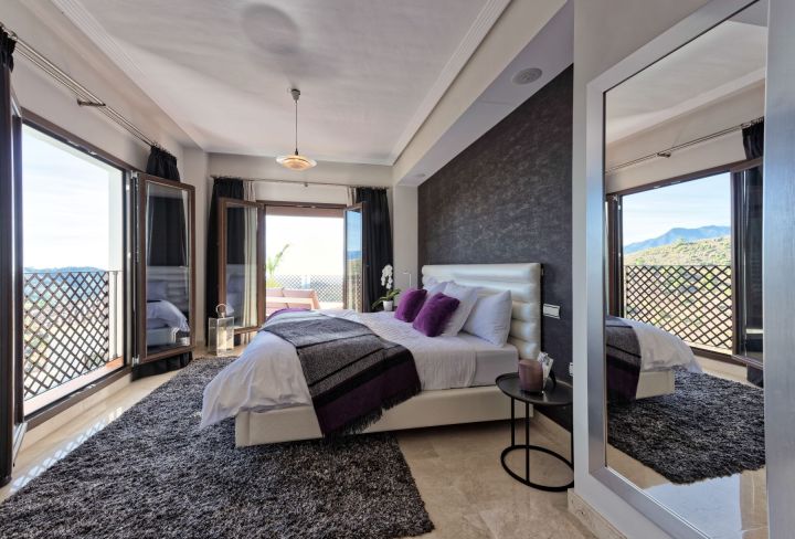Benahavis Hills Country Club - White Mountain Andalusian-Style Residence