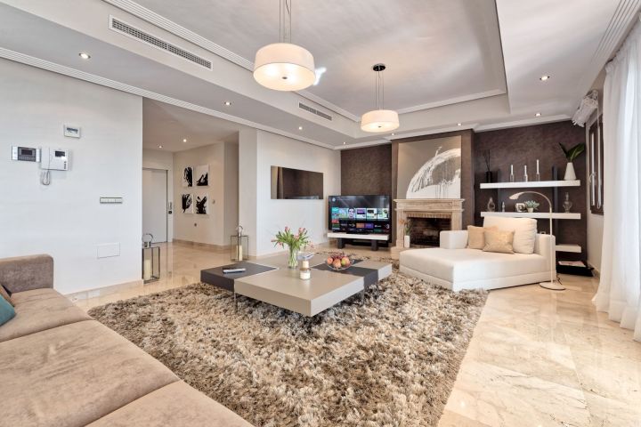 Benahavis Hills Country Club - White Mountain Andalusian-Style Residence