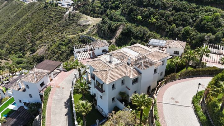 Benahavis Hills Country Club - White Mountain Andalusian-Style Residence