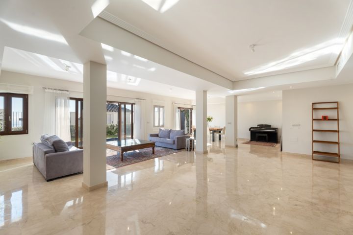 Benahavis Hills Country Club - White Mountain Andalusian-Style Residence