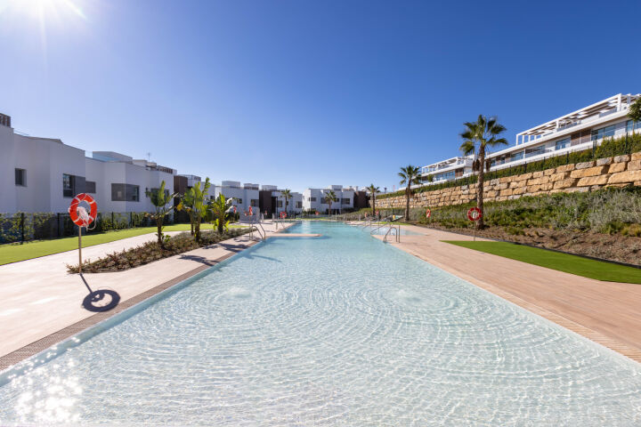 Santa Clara Homes - Four bedroom apartment with private garden and pool - Tranquil Frontline Golf Property in Marbella East