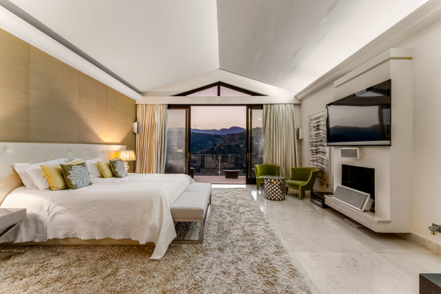 Villa Tilo - Luxury Mediterranean Villa in La Zagaleta