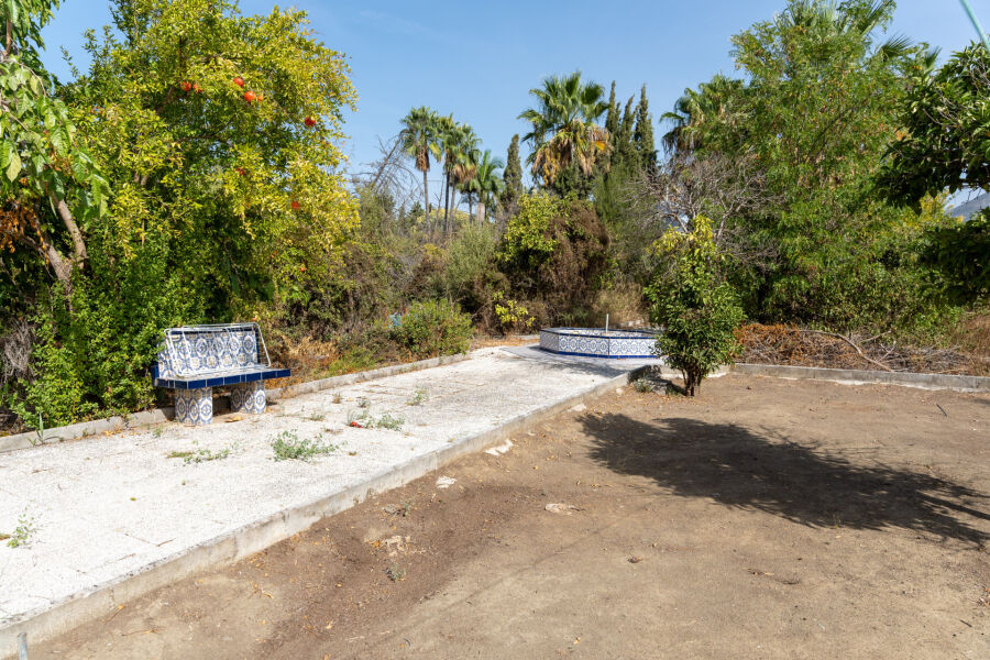 7,830 m² development plot in Rio Verde, Marbella Golden Mile, with potential for six villas. - 7,830 m² development plot in Rio Verde, Marbella Golden Mile, with potential for six villas.