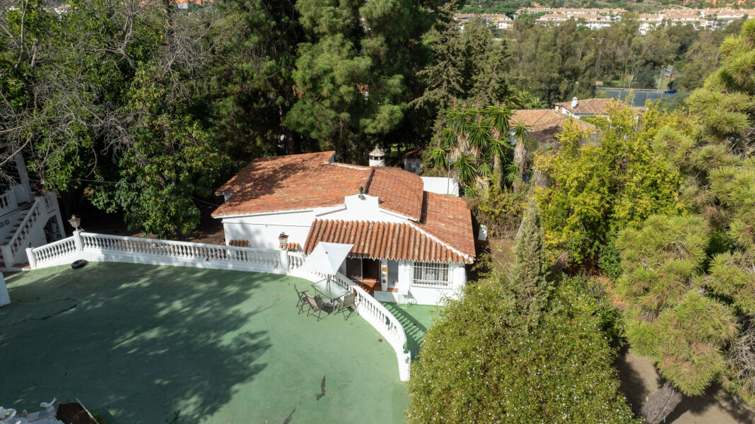 7,830 m² development plot in Rio Verde, Marbella Golden Mile, with potential for six villas. - 7,830 m² development plot in Rio Verde, Marbella Golden Mile, with potential for six villas.