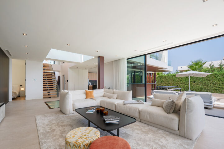 Villa Spectre - Modern Villa in Los Flamingos