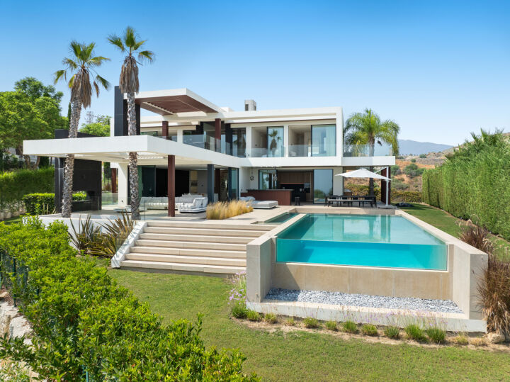 Villa Spectre - Modern Villa in Los Flamingos