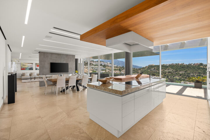 Villa Kasia - Modern Residence Framed by Sea and Mountain Views