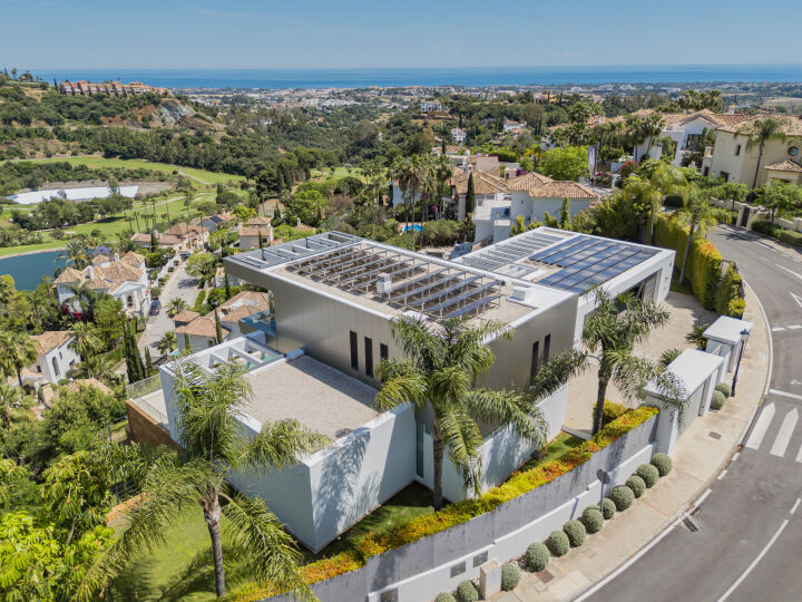 Villa Kasia - Modern Residence Framed by Sea and Mountain Views