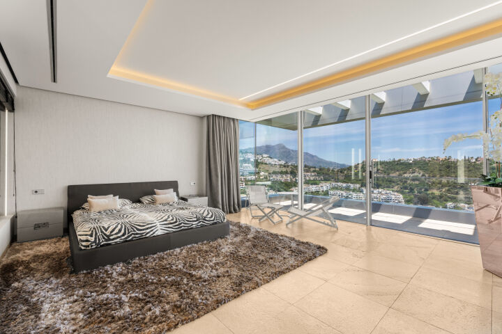 Villa Kasia - Modern Residence Framed by Sea and Mountain Views
