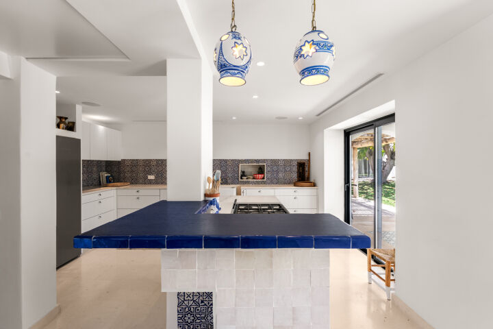 Villa Jori - Classic Andalusian Villa in Guadalmina Baja
